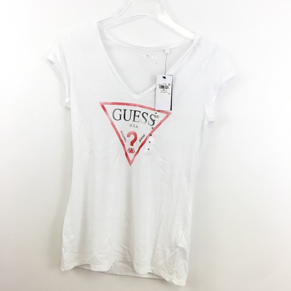 NWT Guess Short Sleeve V-Neck Logo Tee Medium - Picture 2 of 4